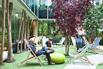 Закрытое/открытое пространство в Google